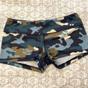 Alpine camo Fleo size Large
